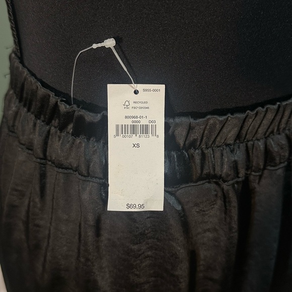 NWT GAP Black Midi Skirt for Night Out size XS 😻 - Picture 2 of 5